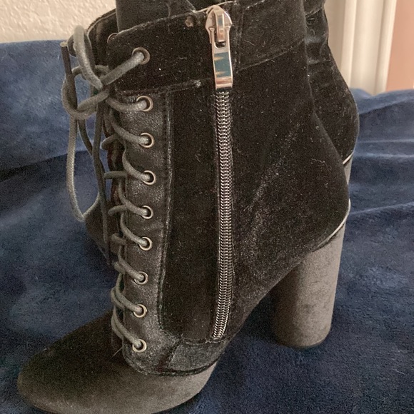 Catherine Malandrino velvet booties - Picture 6 of 7